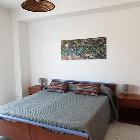 Baia Alcantara Apartments Giardini Naxos Luaran gambar